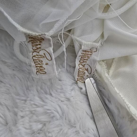 Miss Elaine VTG Ivory Sheer Floral Embroidered Gown Robe Set M Peignoir Negligee - Picture 11 of 16
